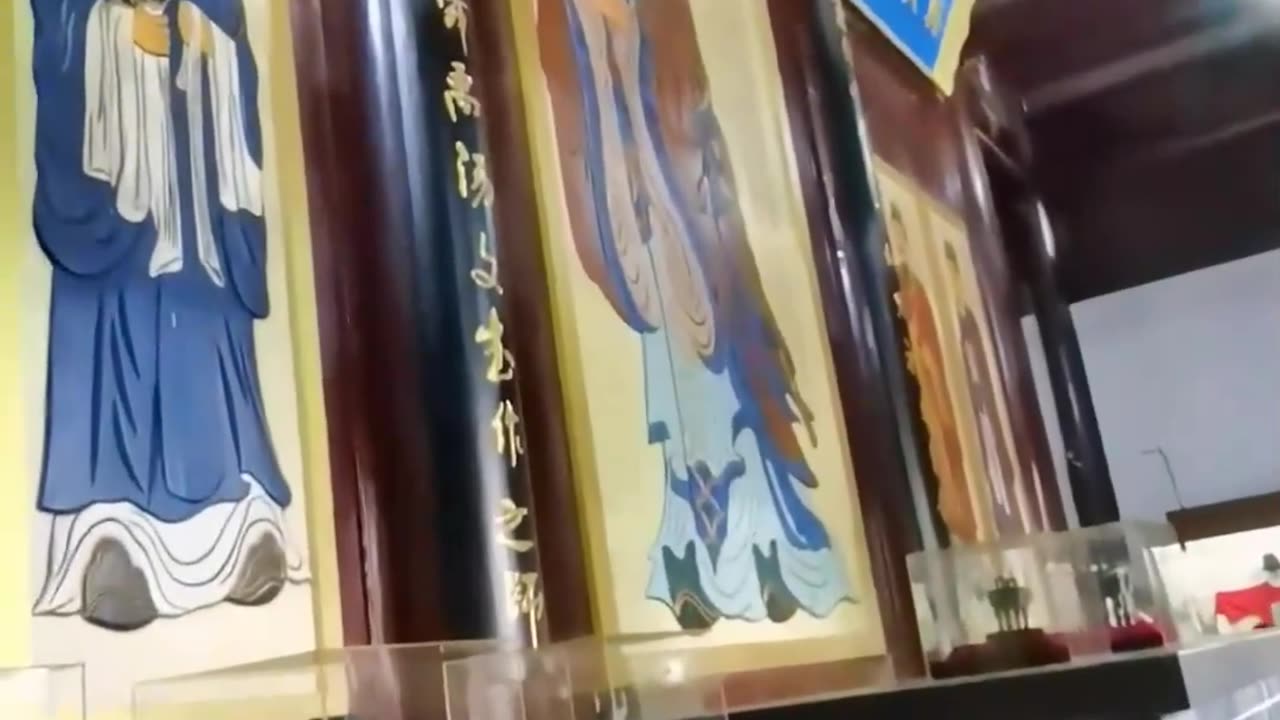 Communist schools teach children to worship idols