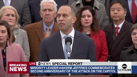 Hakeem Jeffries Honors Officers Who "Gave Their Lives" on Jan. 6