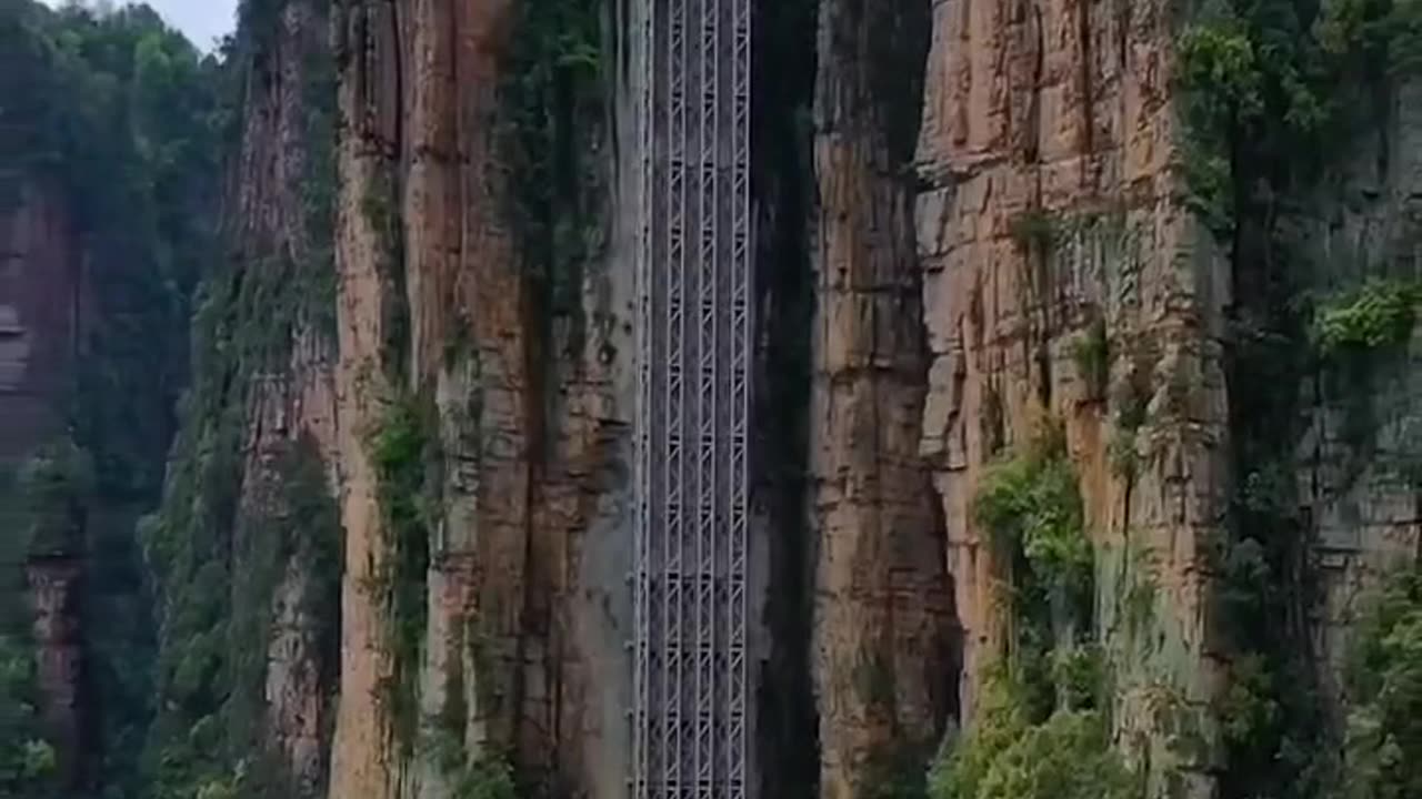 BAILONG ELEVATION THE HIGHEST OUTDOOR ELEVATOR IN THE WORLD