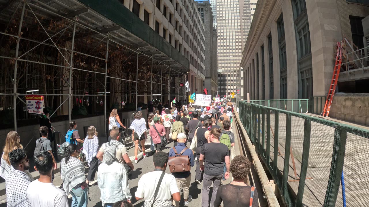 Rabbi Yisroel Dovid Weiss of Neturei Karta at the march "FLOOD New York City FOR GAZA."