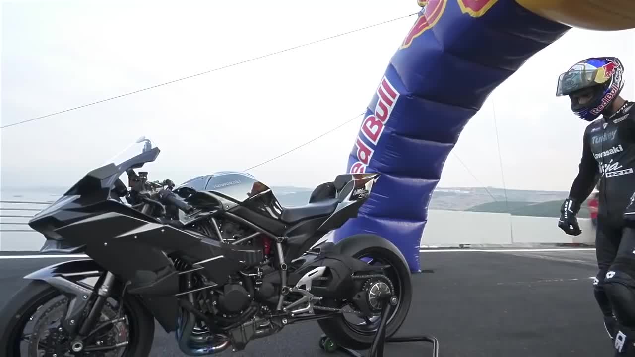 Kawasaki H2R - World Record 400 kmh in 26 sec. HD