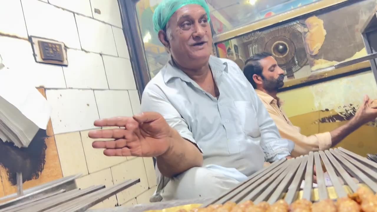 Most delicious kabab&Malai Boti Sain ka sekh kabab of Mochi gate lahore