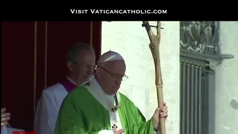 Il bastone wiccan delle streghe di Papa Francesco messo nella mascot del Vaticano Luce per il giubileo 2025 DOCUMENTARIO quel bastone biforcuto lì si chiama stang o staff ed è proprio un bastone usato da streghe e stregoni