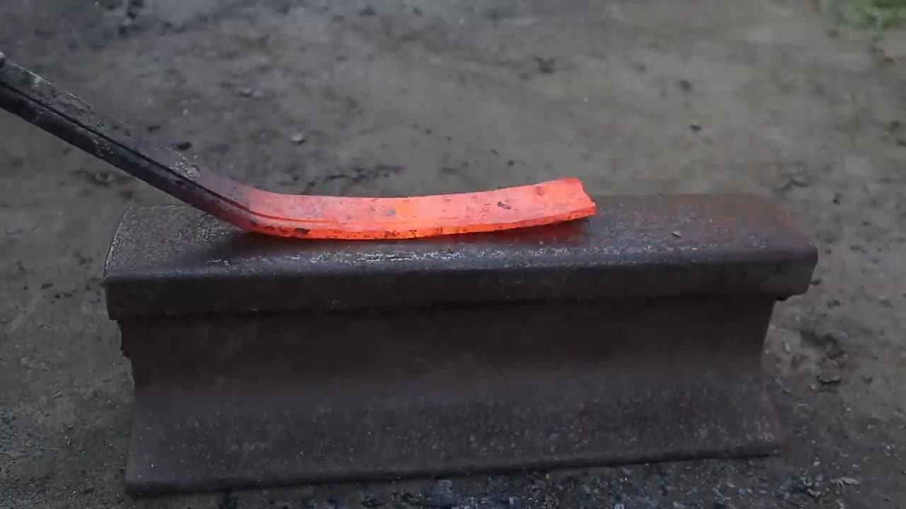 4 && Turning a Rusty Bearing into a Beautiful but Extremely Sharp BUTTERFLY KNIFE