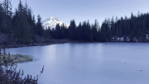 EPIC APPROACH to the INCREDIBLE MONEYSHOT of FROZEN Mirror Lake! – Mount Hood – Oregon – 4K