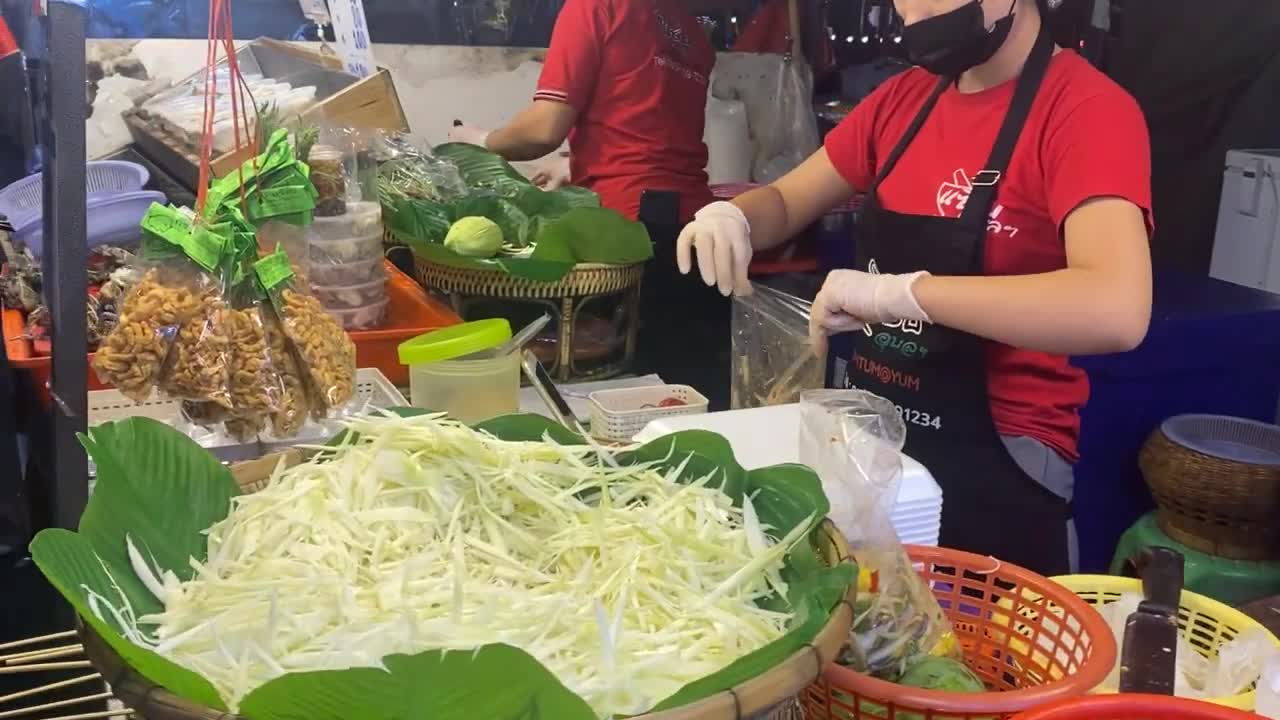 Papaya Salad with Crab