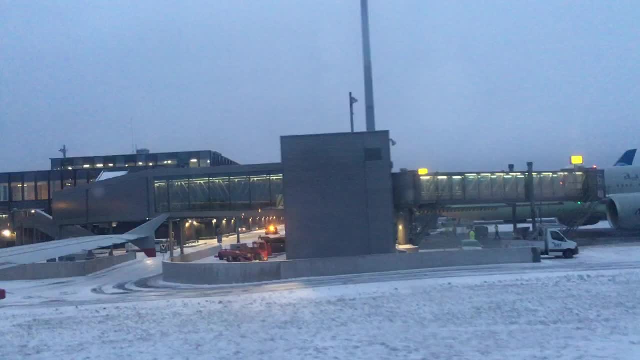 Landing at Oslo Airport (November 2022)