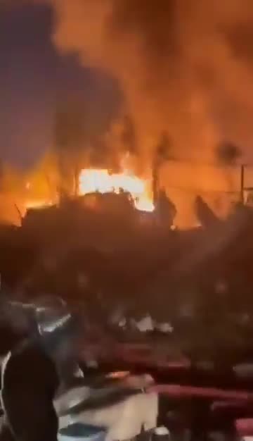 🚨BREAKING: U.S. launched airstrikes against groups of Iran's allies in the Iraqi town of Hilla