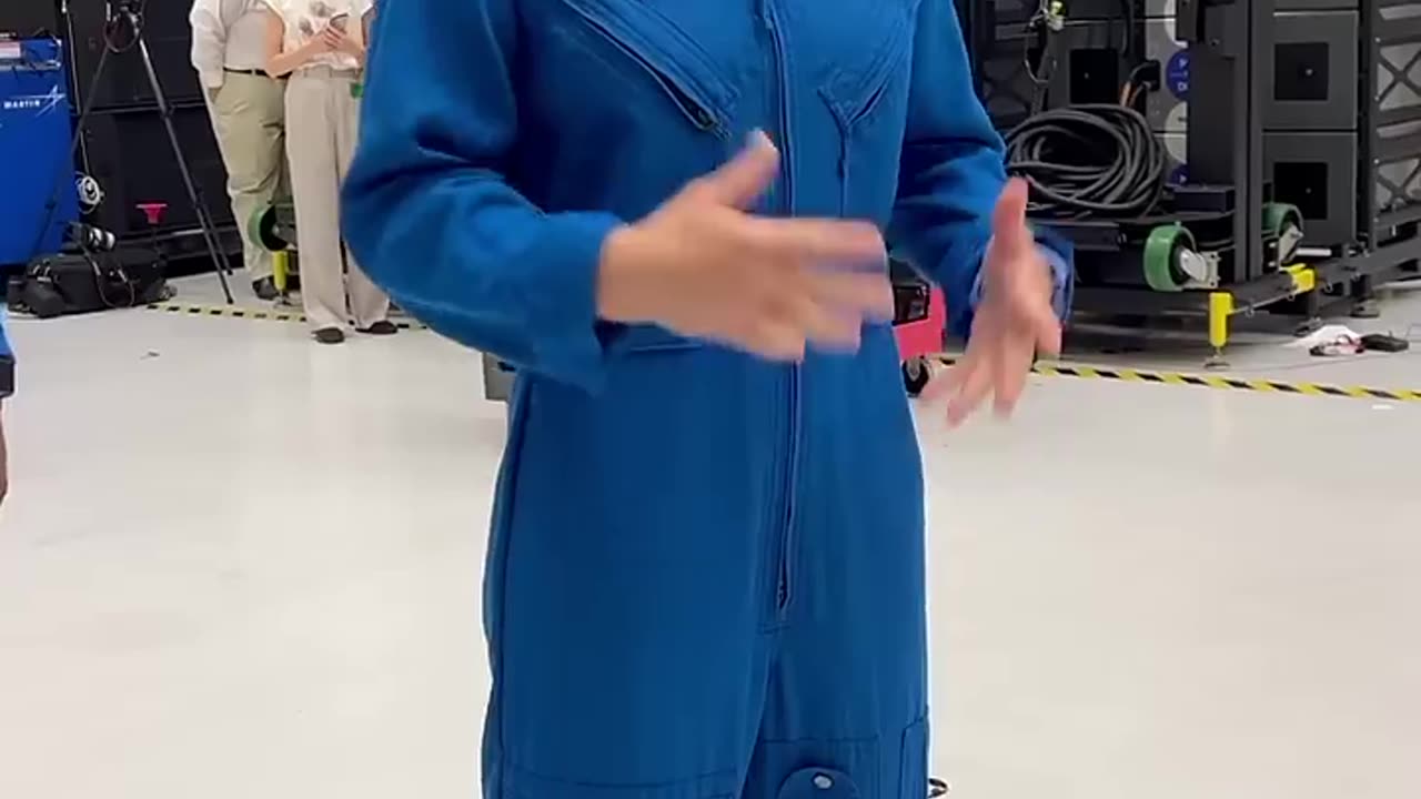 ARTIMIS II 1ST LOOK