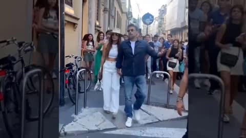 Ben Affleck and Jennifer Lopez continue their honeymoon Shopping in Italy. #jenniferlopez