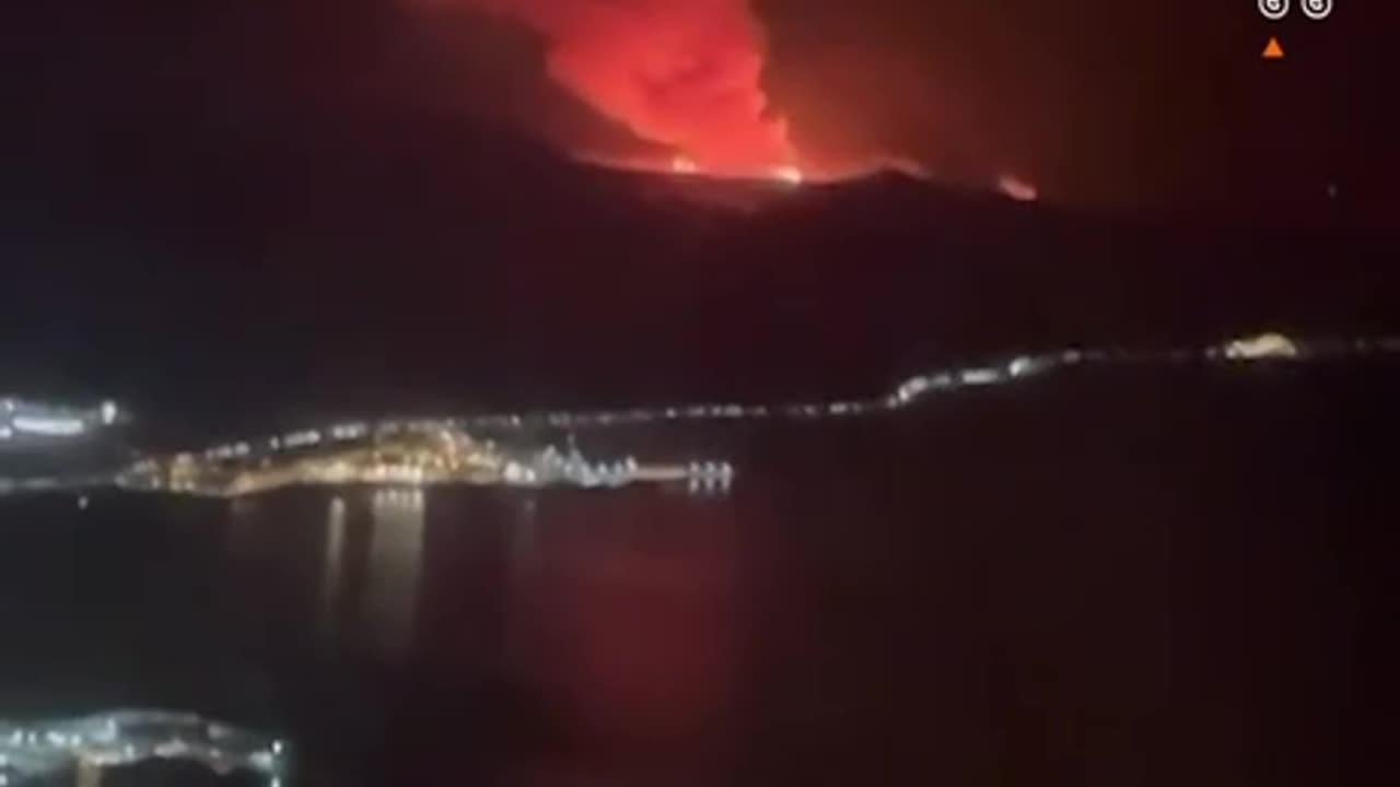 Iceland - Volcano erupts