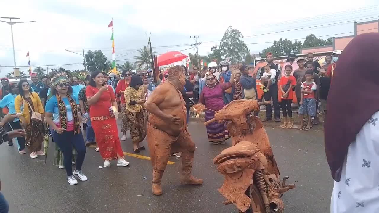 Indonesian carnaval papu