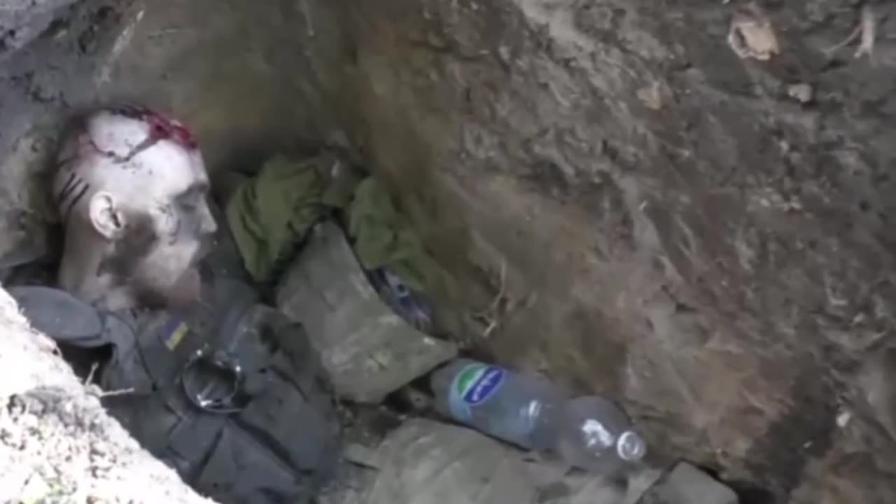 Ukrainian soldier dug his trench and it became his own grave | Ukraine 2022