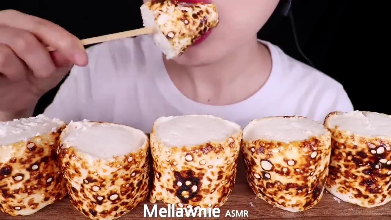 ROASTED MARSHMALLOWS ASMR