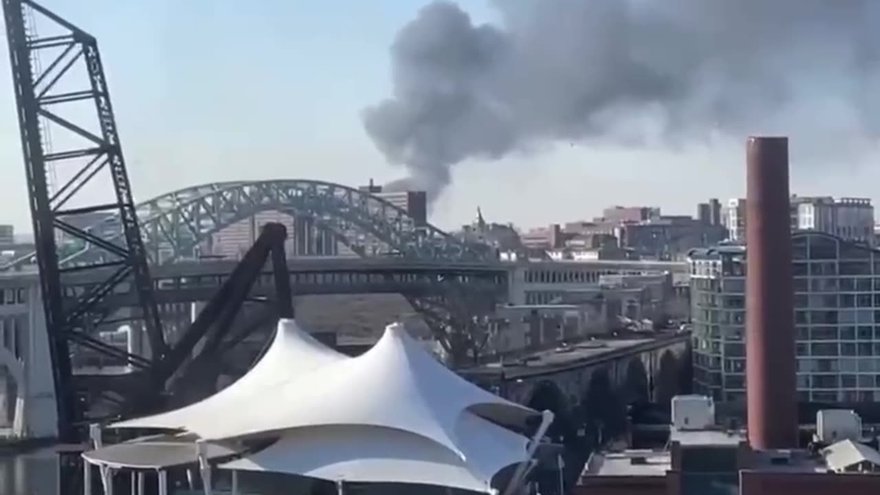 👀 Massive fire at a Metal fabricator plant with multiple explosions reported