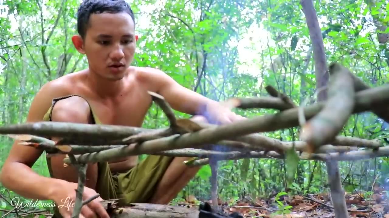 Amazing! Cooking Biggest Fish 26.5kg in Forest Eat to Survival