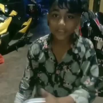Delhi Little boy singing song
