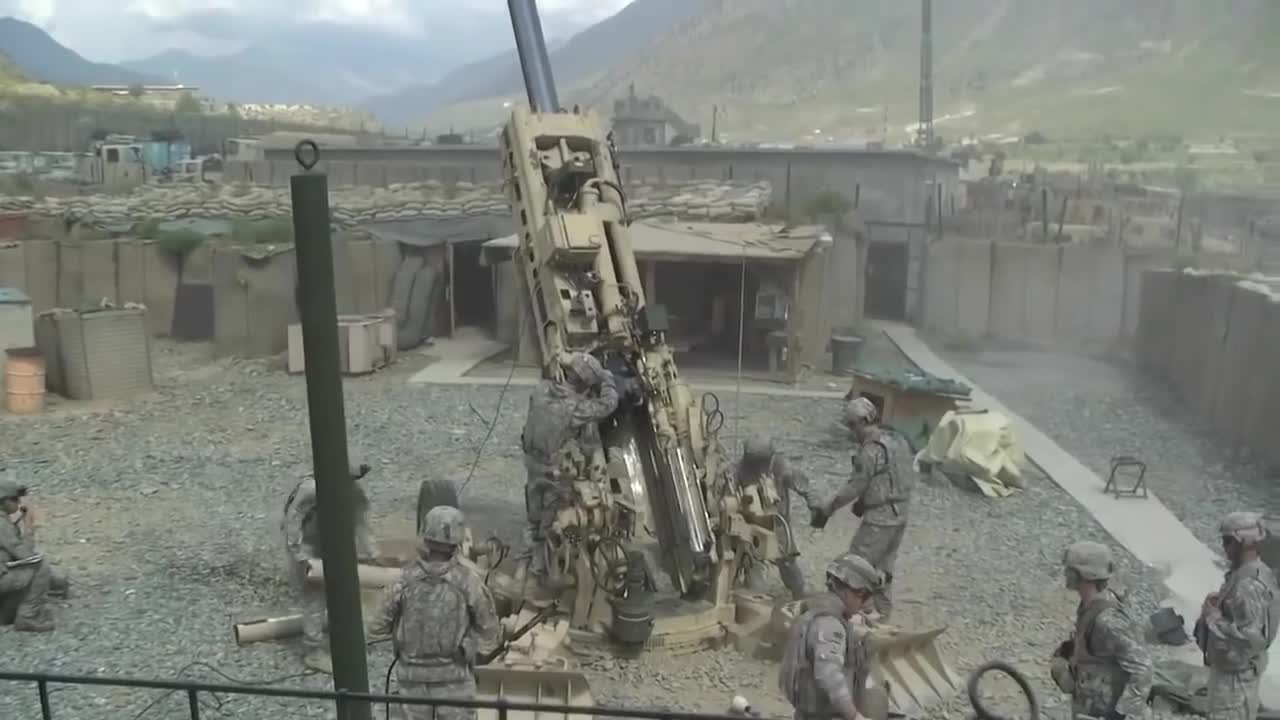 US Army Fire Howitzer In Afghanistan-How many of these did the talibiden get???? !