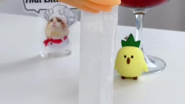 The hot monkey can also use its features to block hypnosis