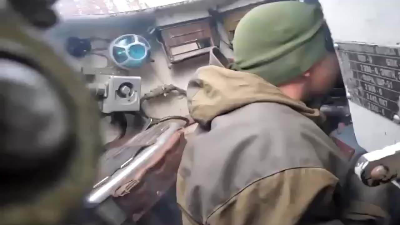 Russian paratroopers wipe out Ukrainian stronghold in special military operation