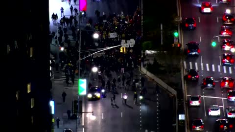 Protest against Rittenhouse crosses Brooklyn Bridge