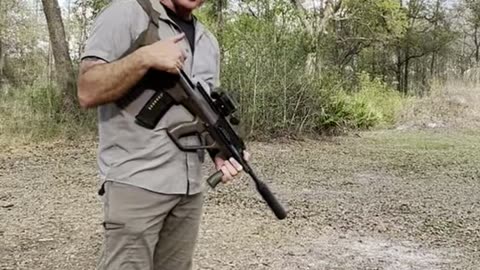 RUMBLE EXCLUSIVE: STEYR AUG A3 M1 Full Auto