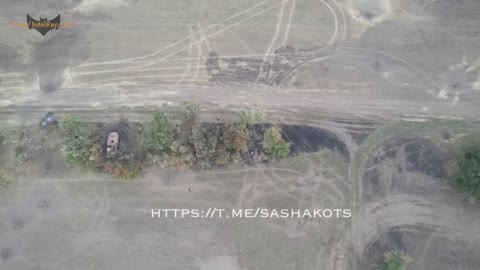 ⚠️ DISTURBING IMAGES ⚠️ Russian paratroopers attack Ukrainian column