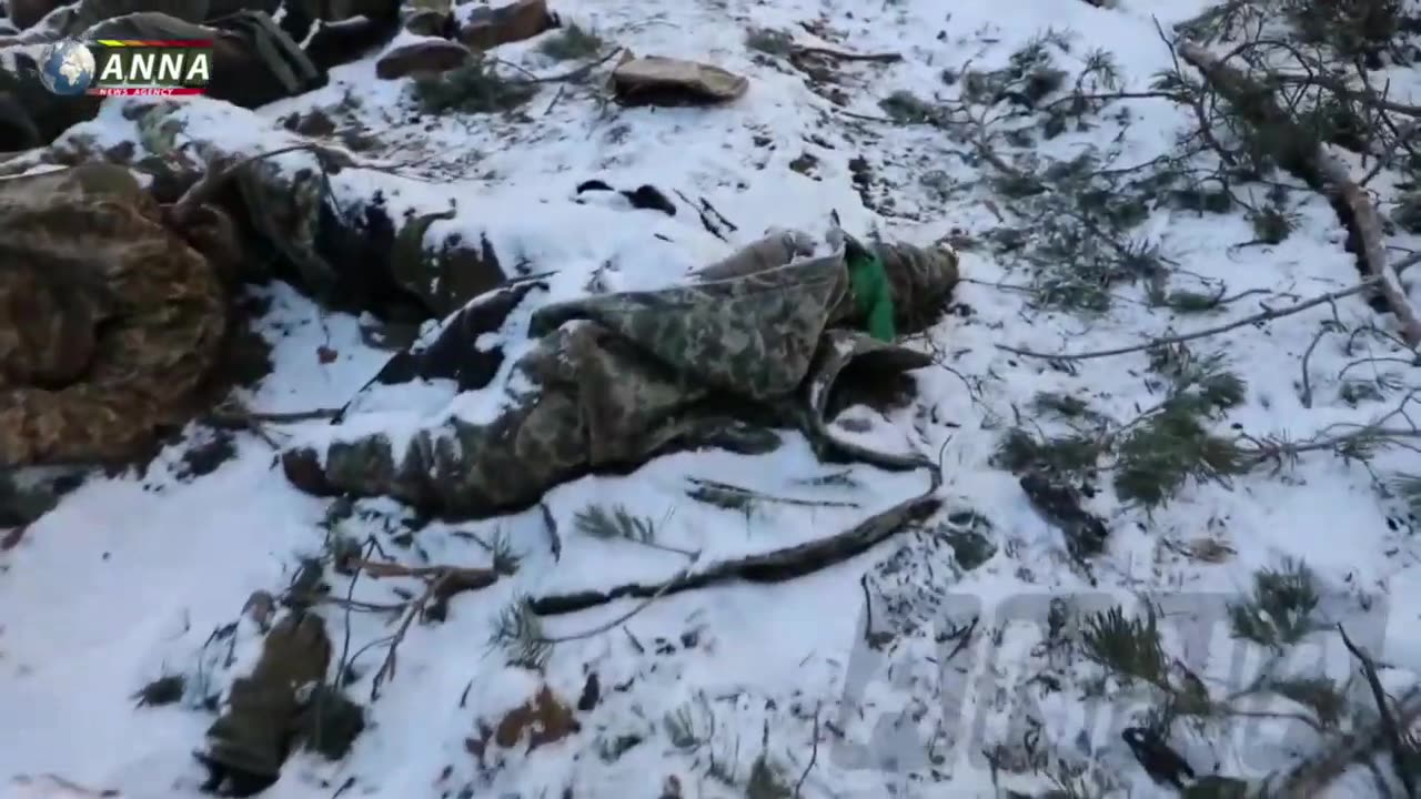 Russian Servicemen in active trench fight taking Ukrainian prisoners