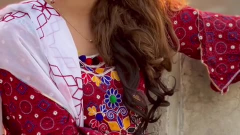 Gril dance with background Urdu song