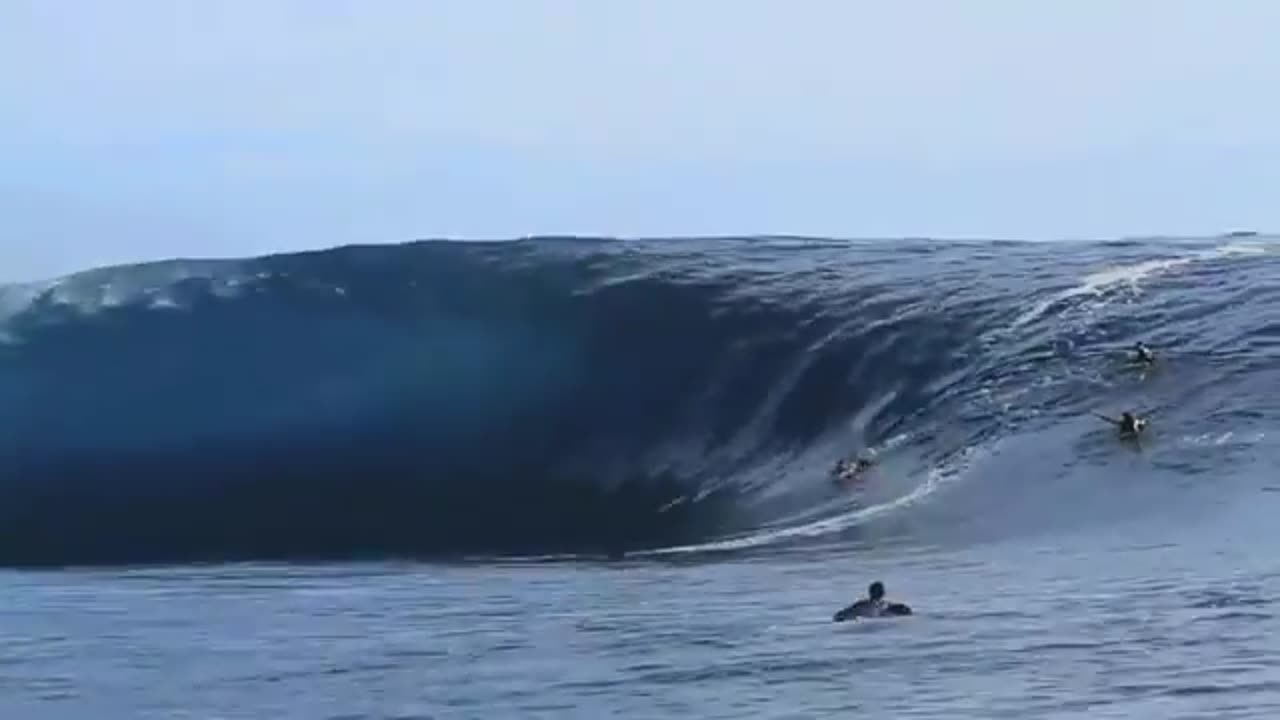 BIGGEST WAVES, BOLDEST SURFERS