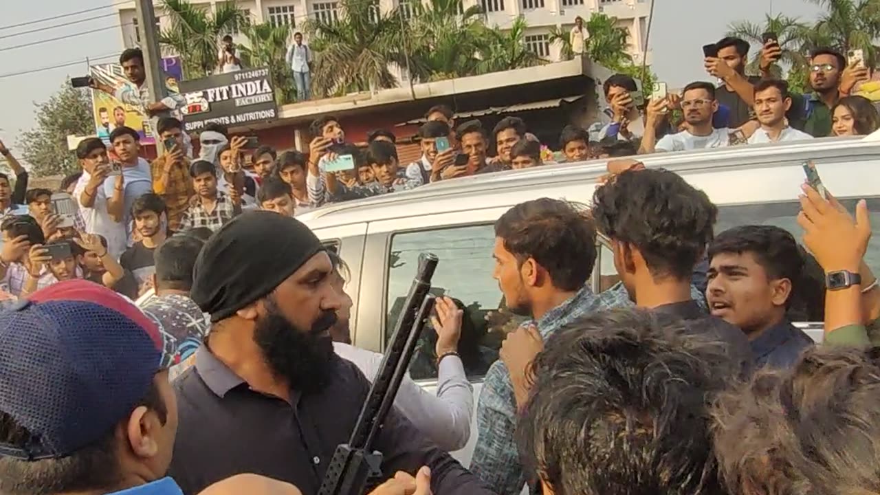 A big Youtuber Meet-up in India's street 😱❣️