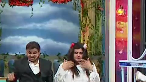 Ye jawani hai diwani maine v dekha hai🤣