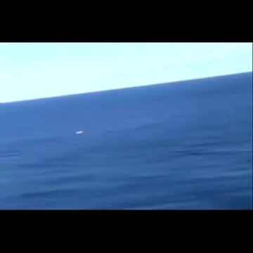 PILOTO DE CAÇA REGISTRA UM OBJETO EM FORMA DE DISCO VOANDO EM ALTA VELOCIDADE NA ISLÂNDIA