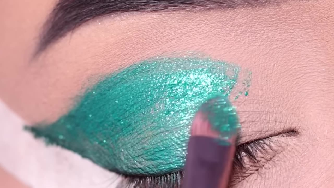 Eyes makeup