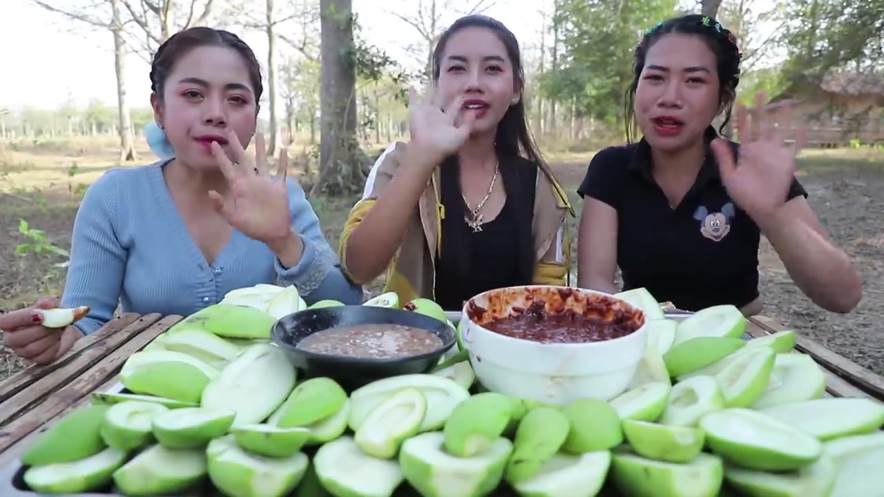 Yummy mango with shrimp paste cooking and eating