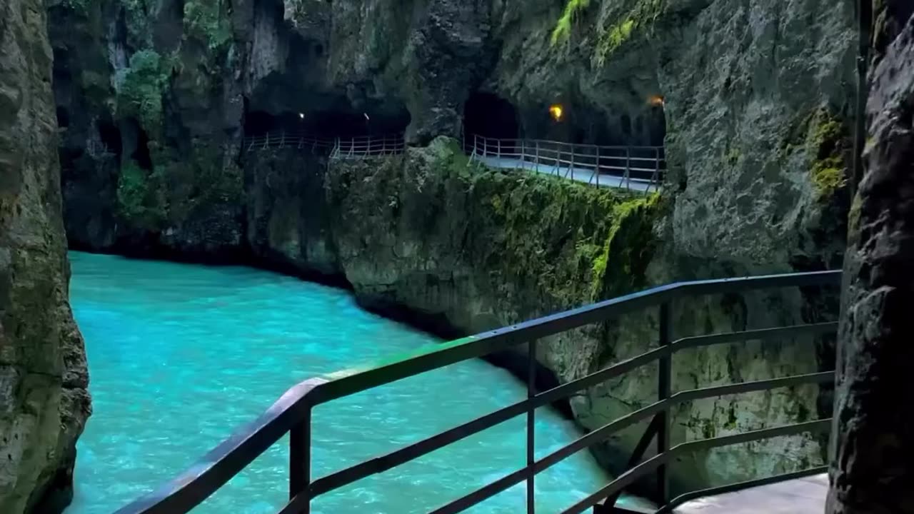 Aare Gorge, One of the Most Beautiful Canyon in Switzerland 🏞️