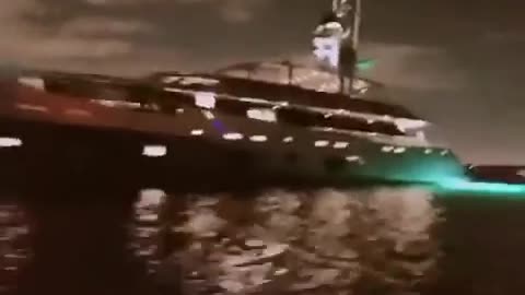 20180226文贵先生视频²：我早已经看透了物质美好生活的本质！但我曾重珍惜感恩着我拥有的一切！可我心里时时刻刻都在想着盗国贼．偷我们的女人．钱．未来的一个个我经历的事情！