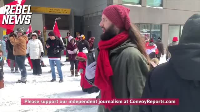 CANADIANS SAY A PRAYER ON THE FRONT LINE