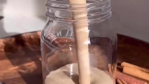 Banana and date smootine