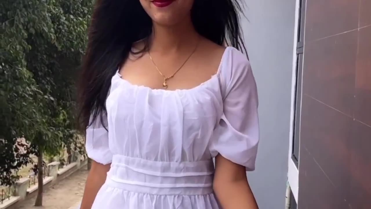 Gorgeous girl dance
