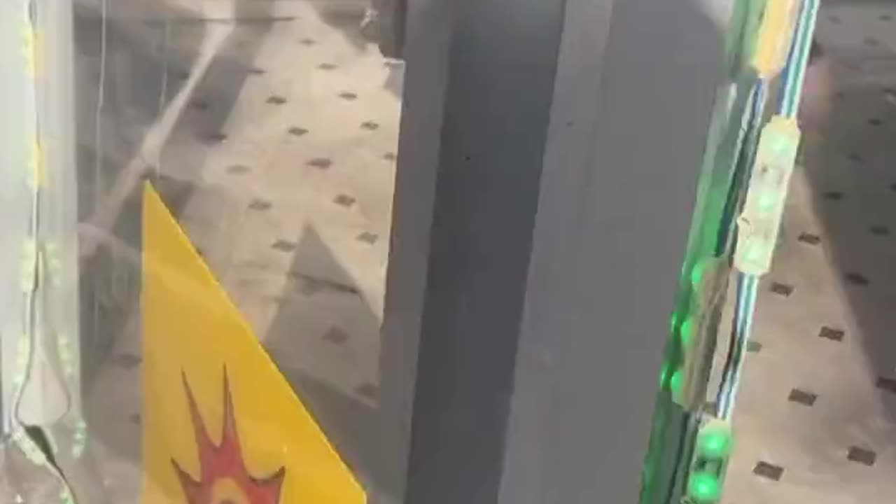 Woman Craps In Middle Of Store