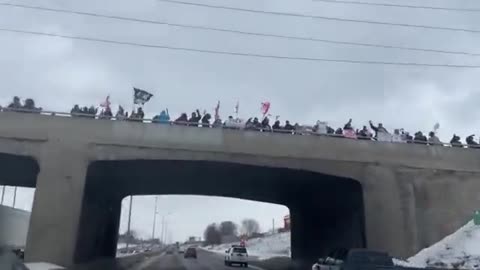 Huge Crowds at Almost Every Overpass Heading to Ottawa