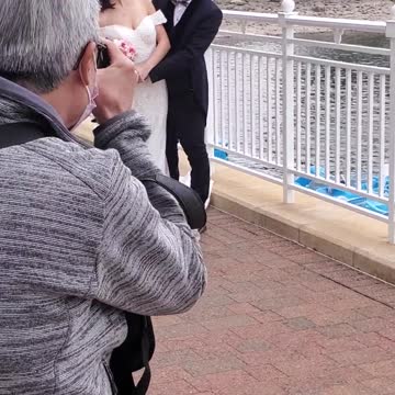 wedding photo shooting at the lake