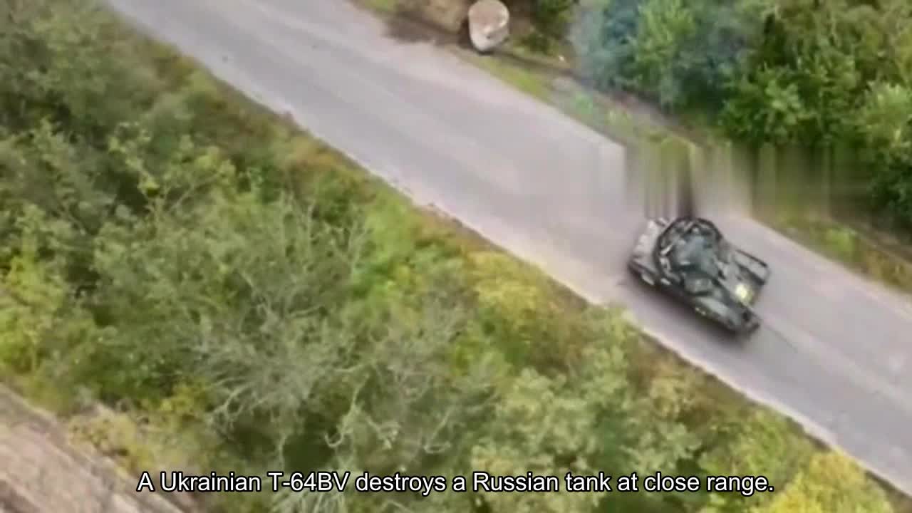 A Ukrainian T-64BV destroys a Russian tank at close range.