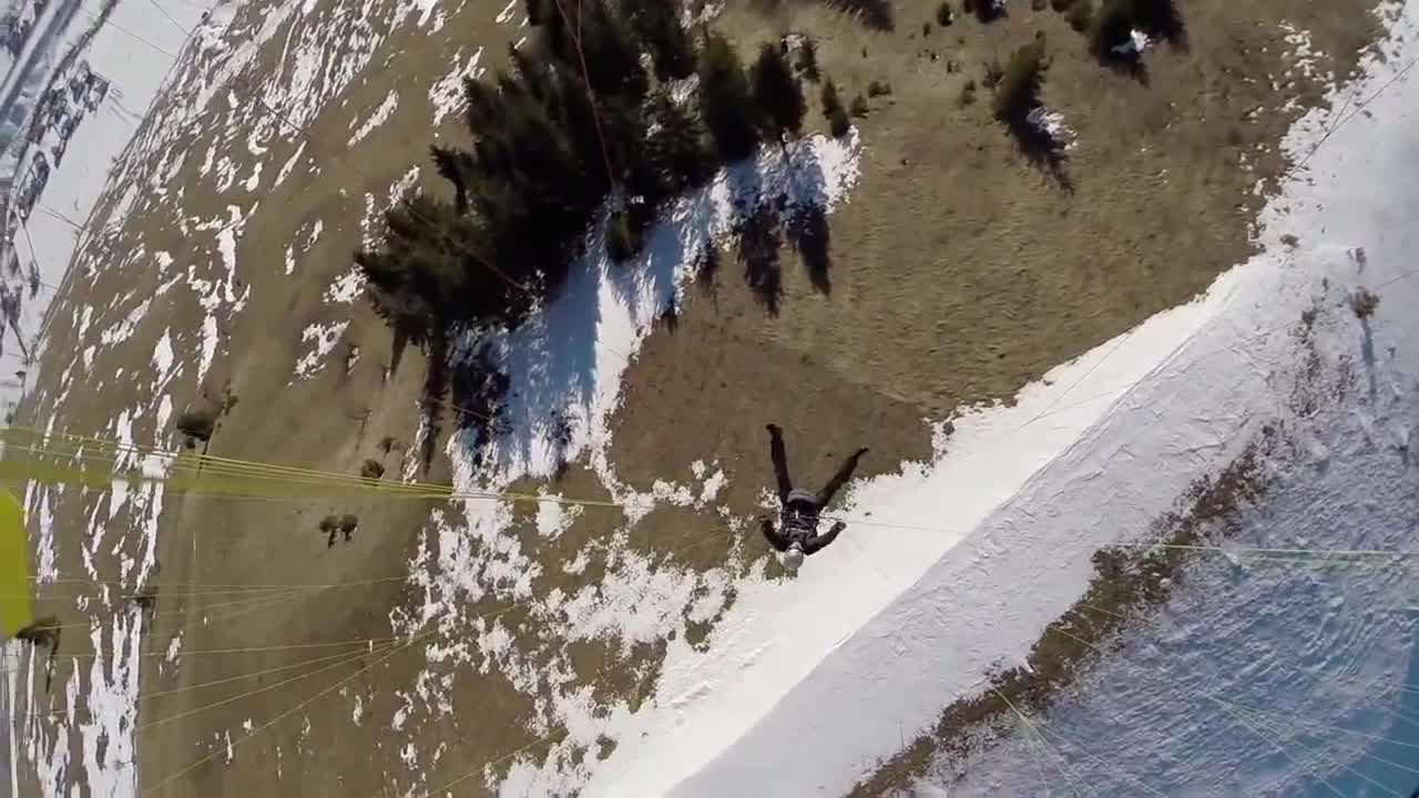 Camera mounted on wing delivers interesting paragliding footage