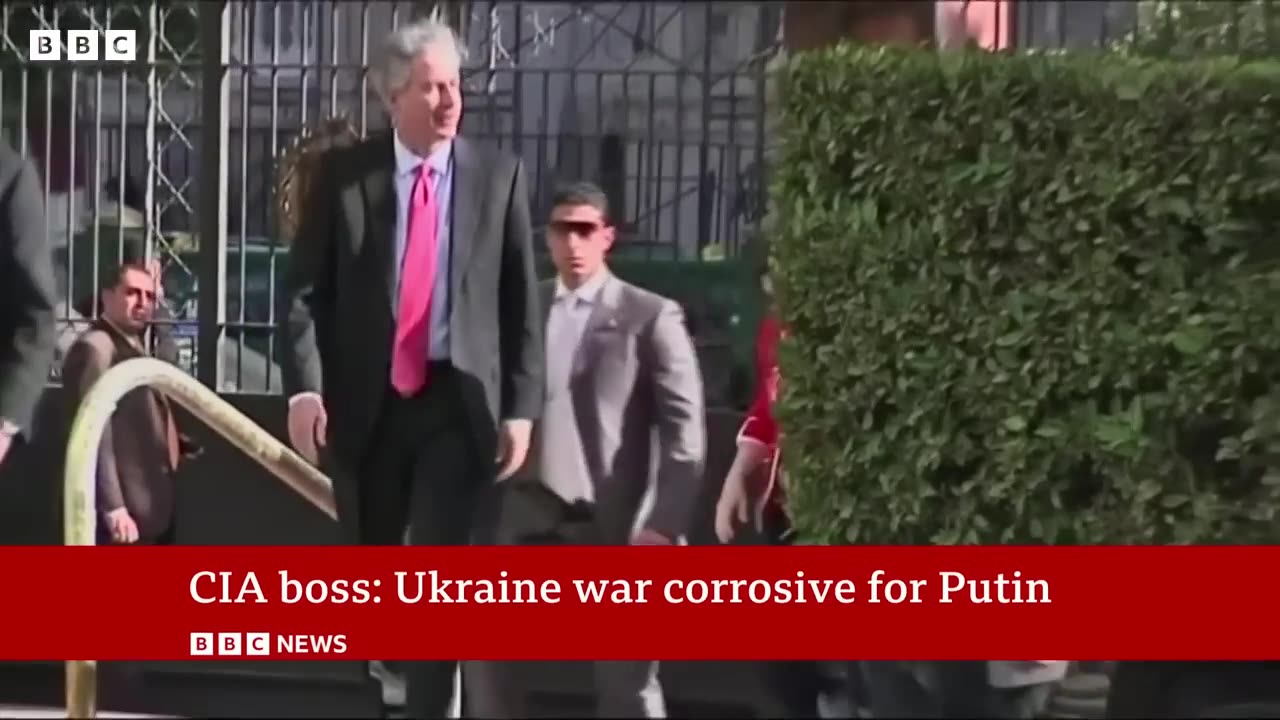 Ukraine war has 'corrosive' effect on Putin, says CIA boss - BBC News
