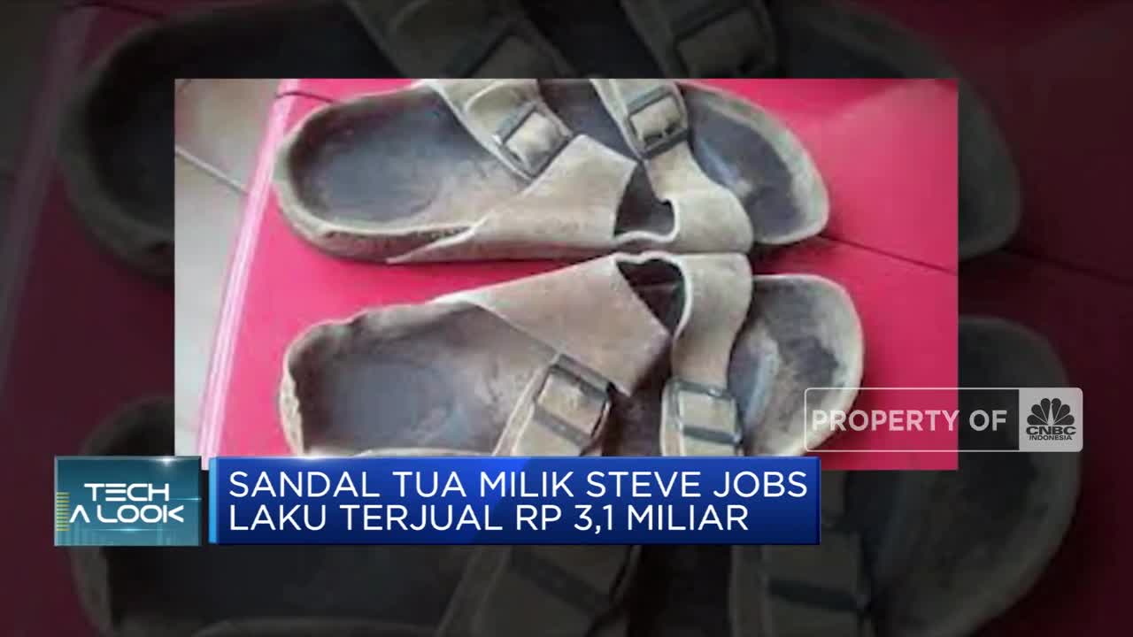Sandal Tua Milik Steve Jobs Laku Terjual Rp 3,1 Miliar