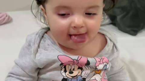 ela mostrando a língua, n?o da!!!