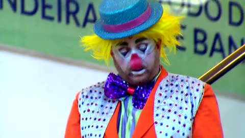 Câmera Escondida: Palhaço Dá Tortada I Clown Prank