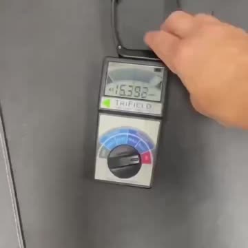 Inteligentny zegarek emituje tak dużo promieniowania, że ​​może dosłownie usmażyć nam mózg.